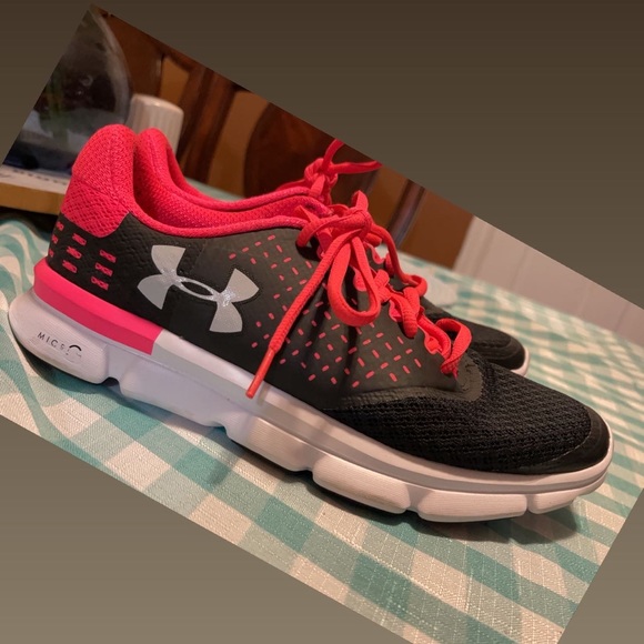 Shoe size 8w - Picture 1 of 3